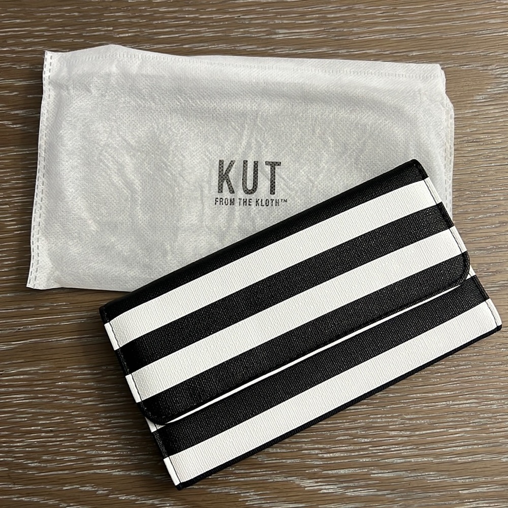 NWOT Kut 🌸 from the Kloth Wallet